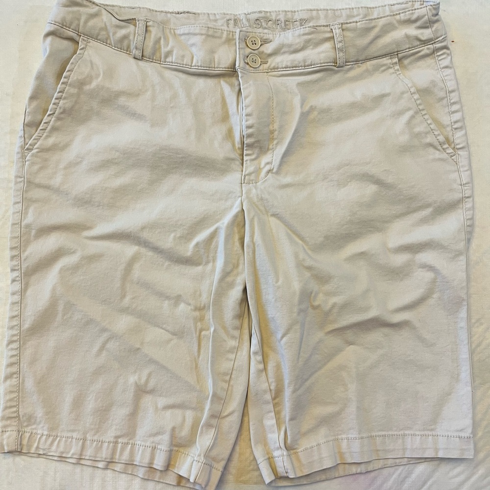 Falls Creek size 16 Shorts